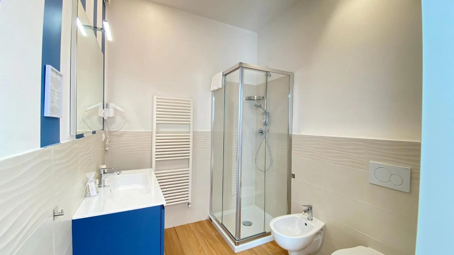 Bed and Breakfast Bagno Luciano Marina Di Carrara 0*,