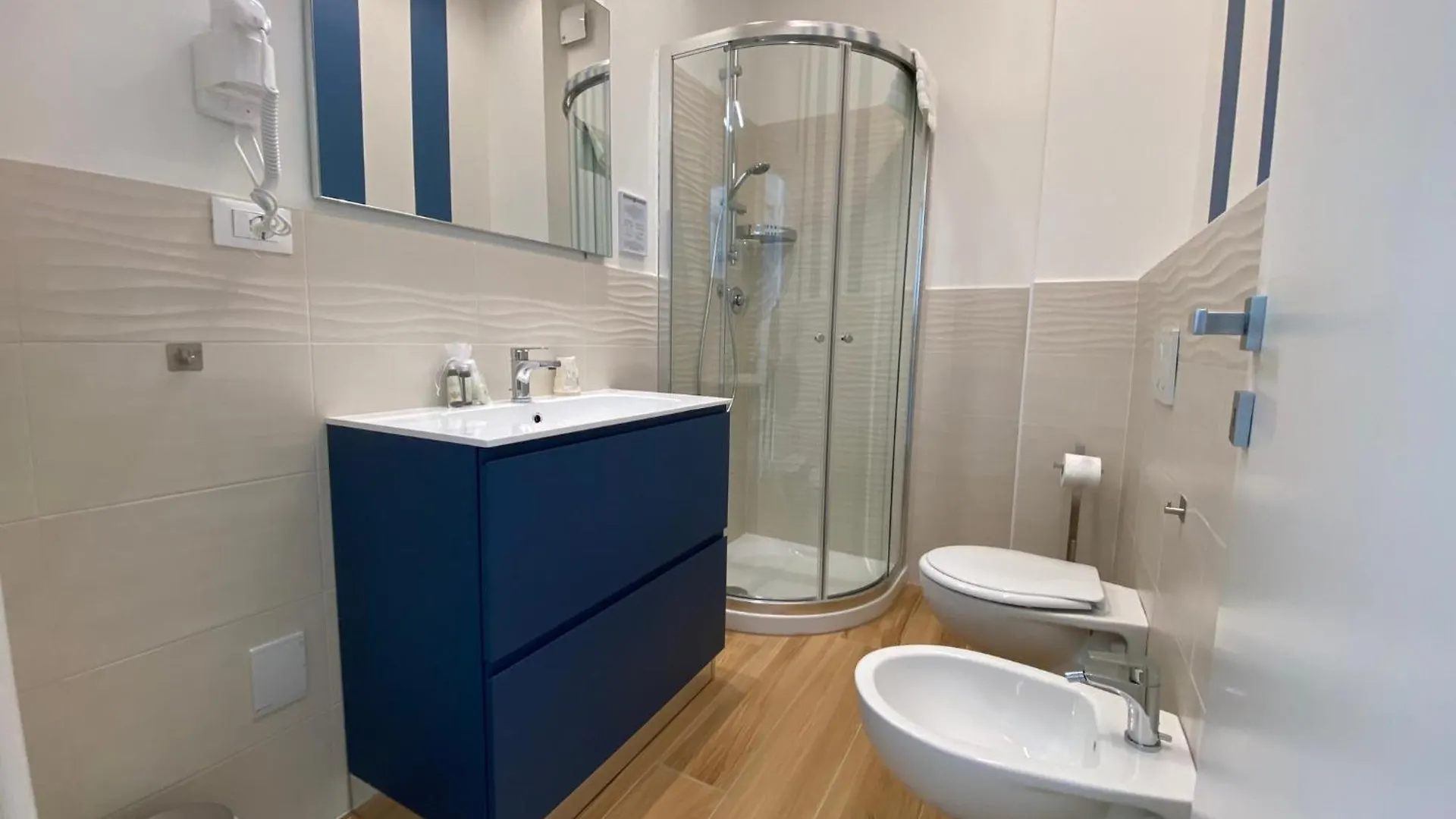 Bagno Luciano Bed & Breakfast Marina Di Carrara