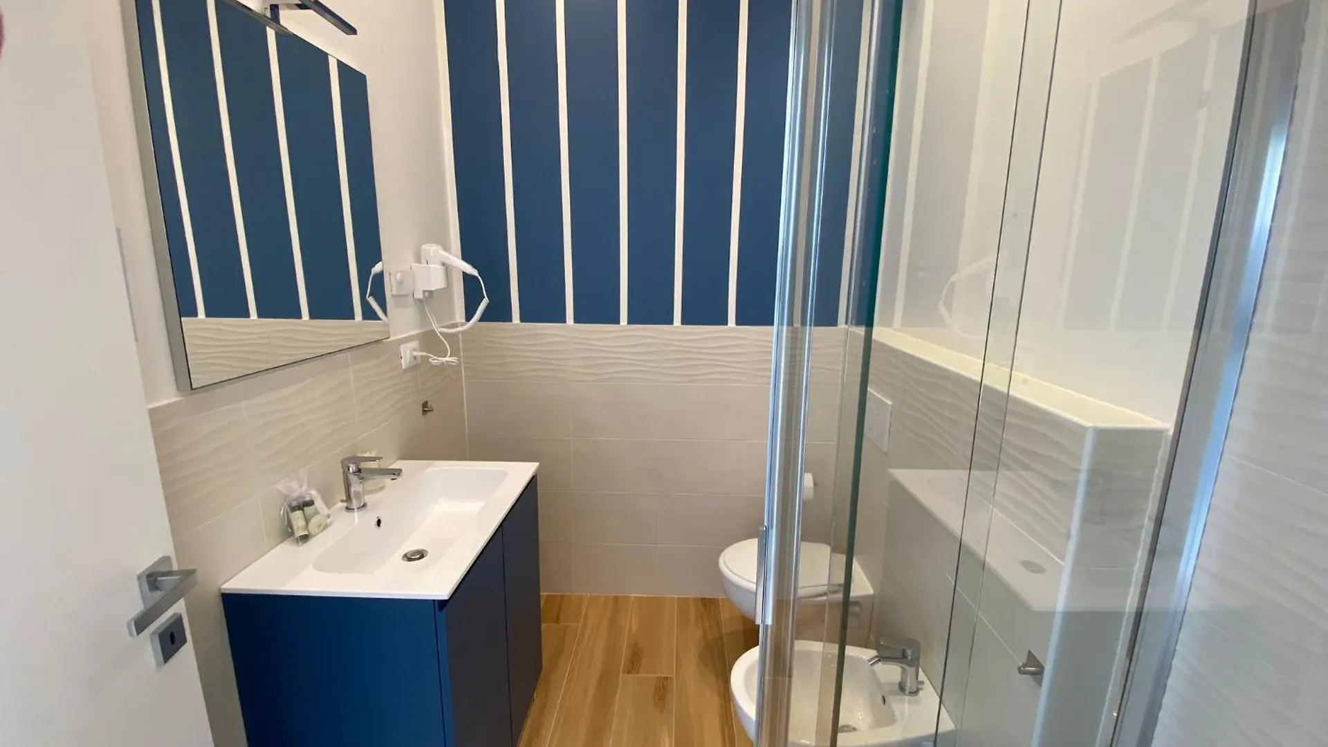 Bagno Luciano Bed & Breakfast Marina Di Carrara