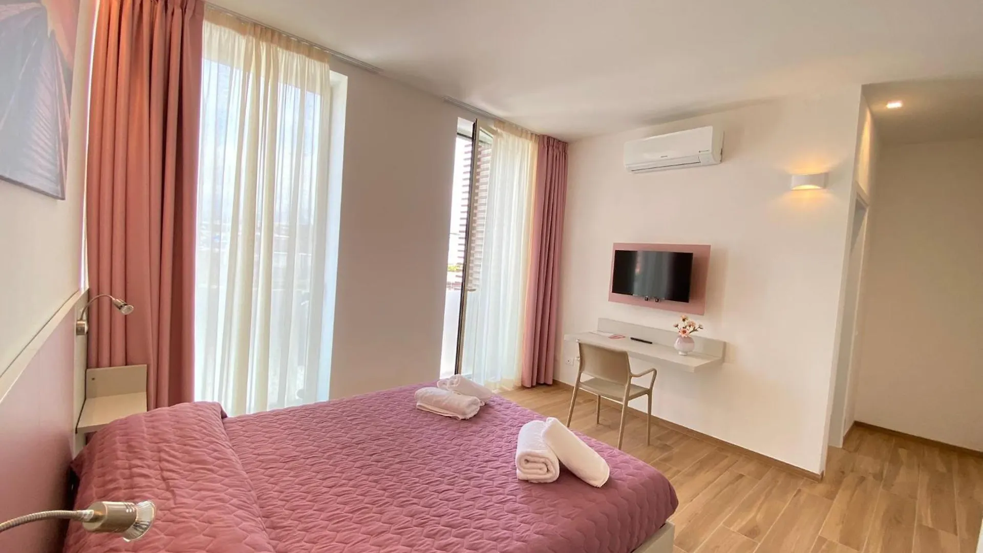 Bagno Luciano Bed & Breakfast Marina Di Carrara Italy